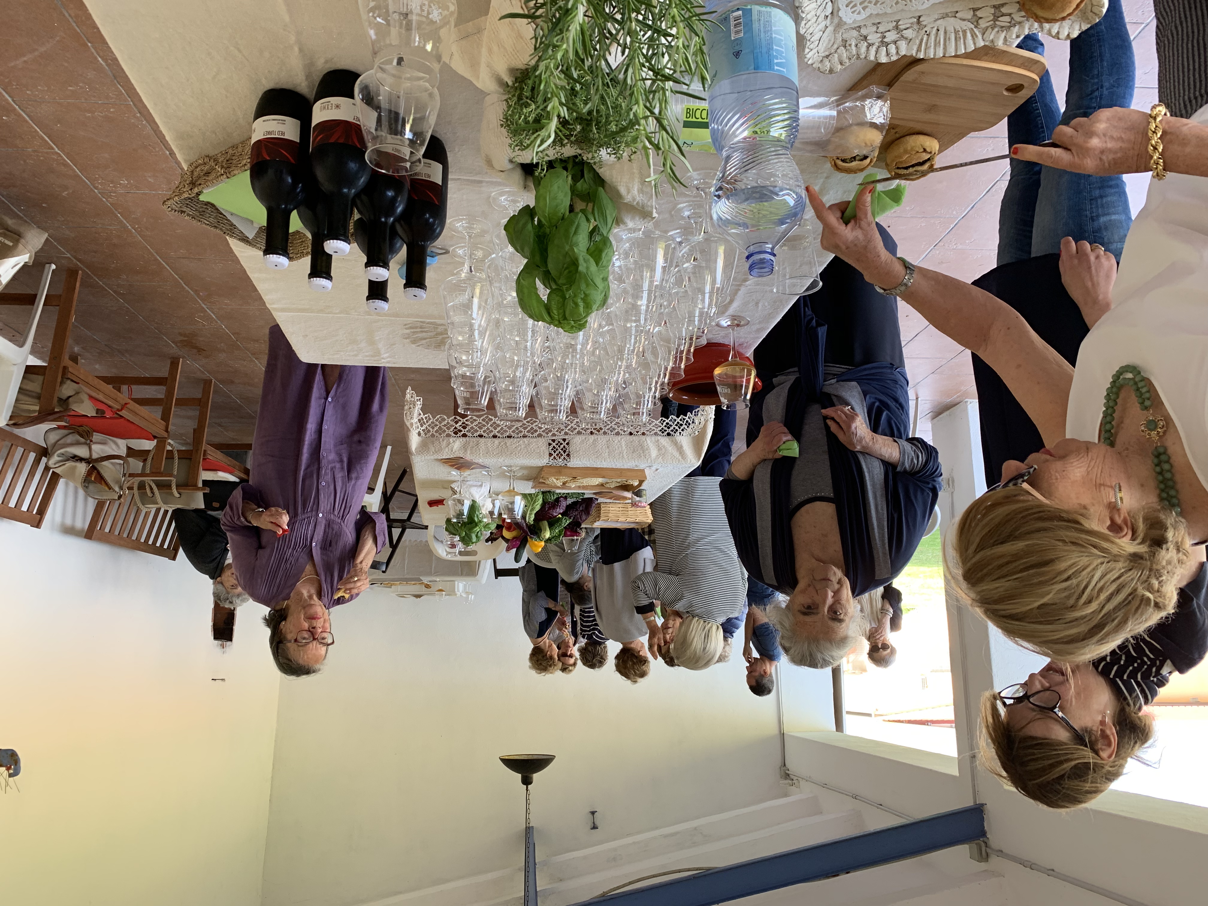 Degustazione con prodotti del territorio nella tasting room EXMU